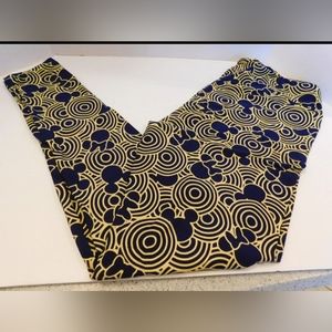 Lularoe Hidden Mickey and Minnie Leggings size TC
